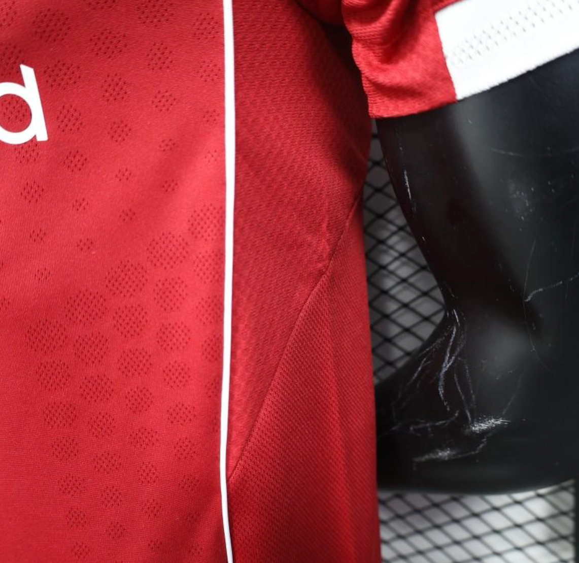 Liverpool Player Jersey Home 2025/26