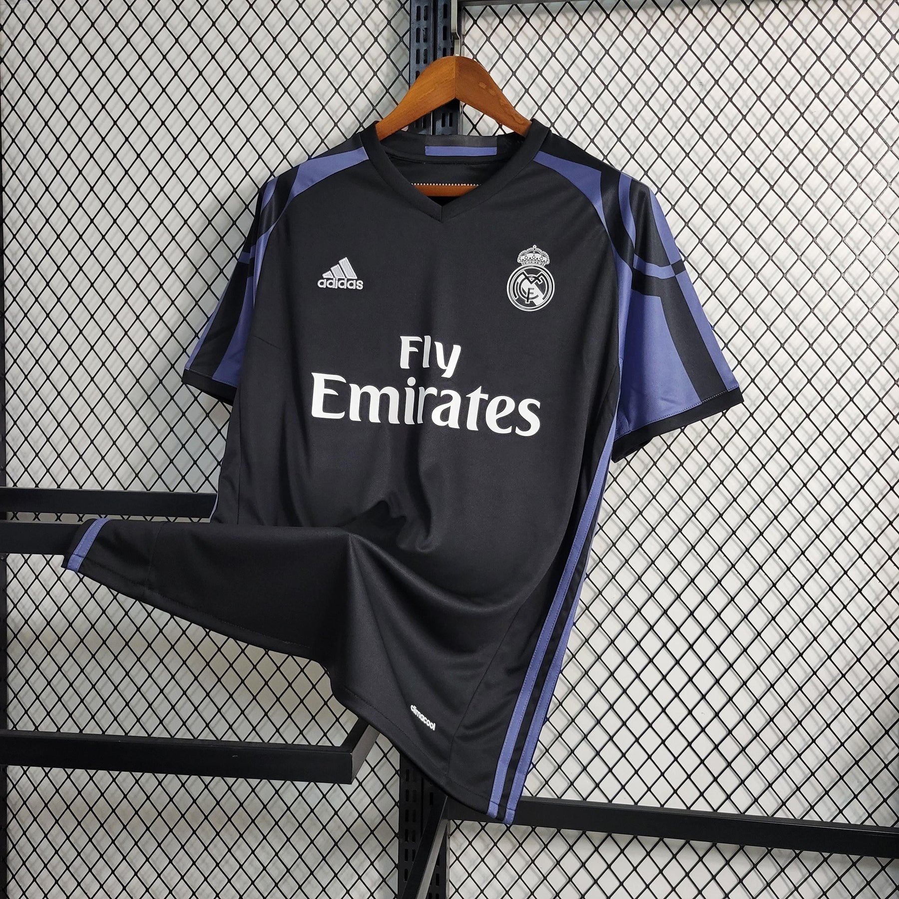 Camiseta Retro Real Madrid Tercera 16/17