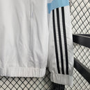 Cortaviento Real Madrid Blanca con Detalles en Azul 23/24